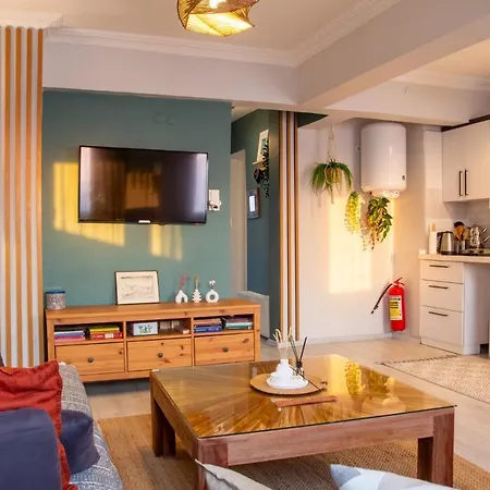 Cozy Seaside Retreat W Sea View In * Kusadasi