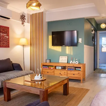 Apartamento Cozy Seaside Retreat W Sea View In *