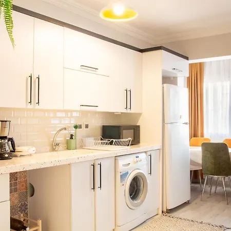 Apartamento Cozy Seaside Retreat W Sea View In *