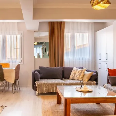 Cozy Seaside Retreat W Sea View In Apartamento *